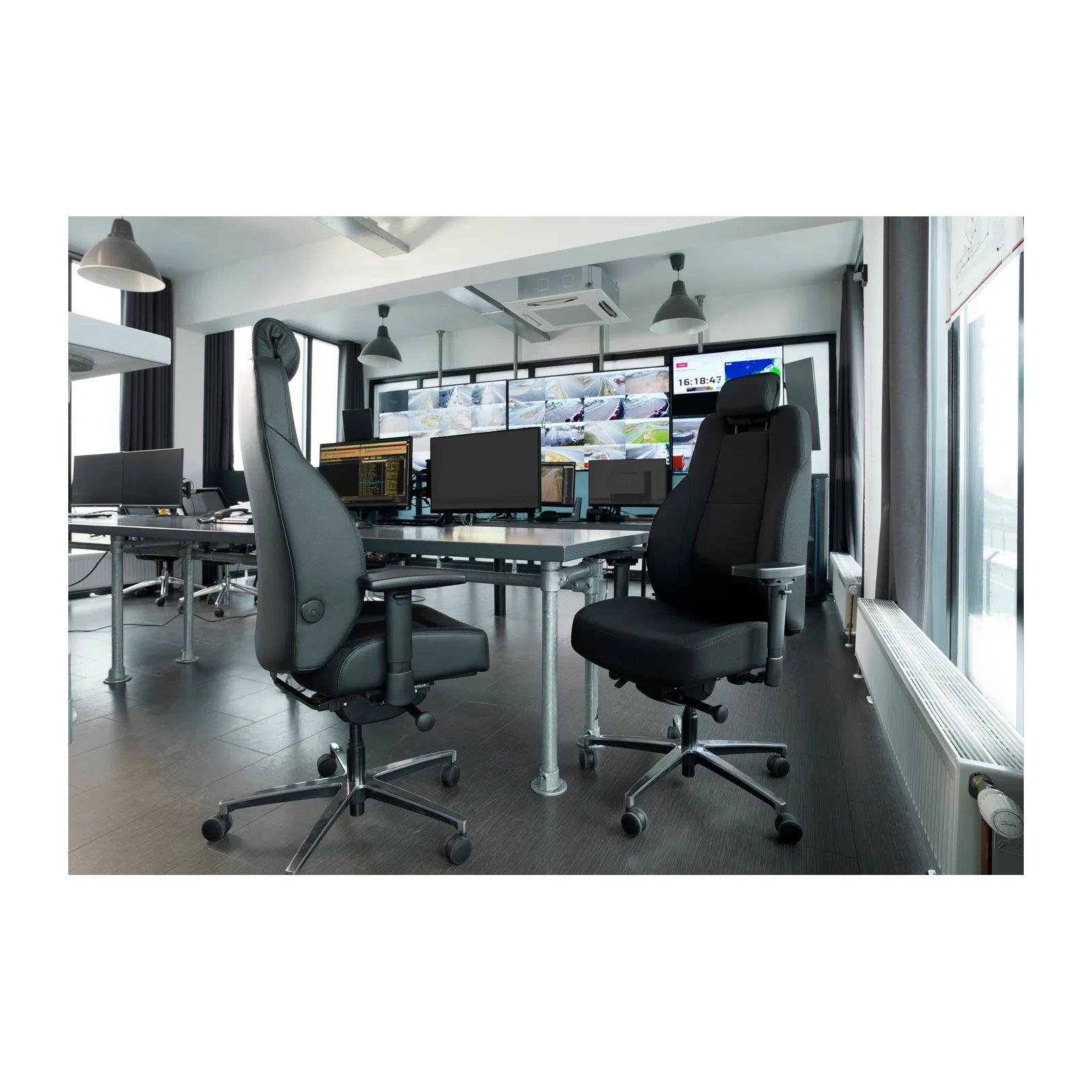 Valvomotuoli Free B1 - Musta kangas/nahka