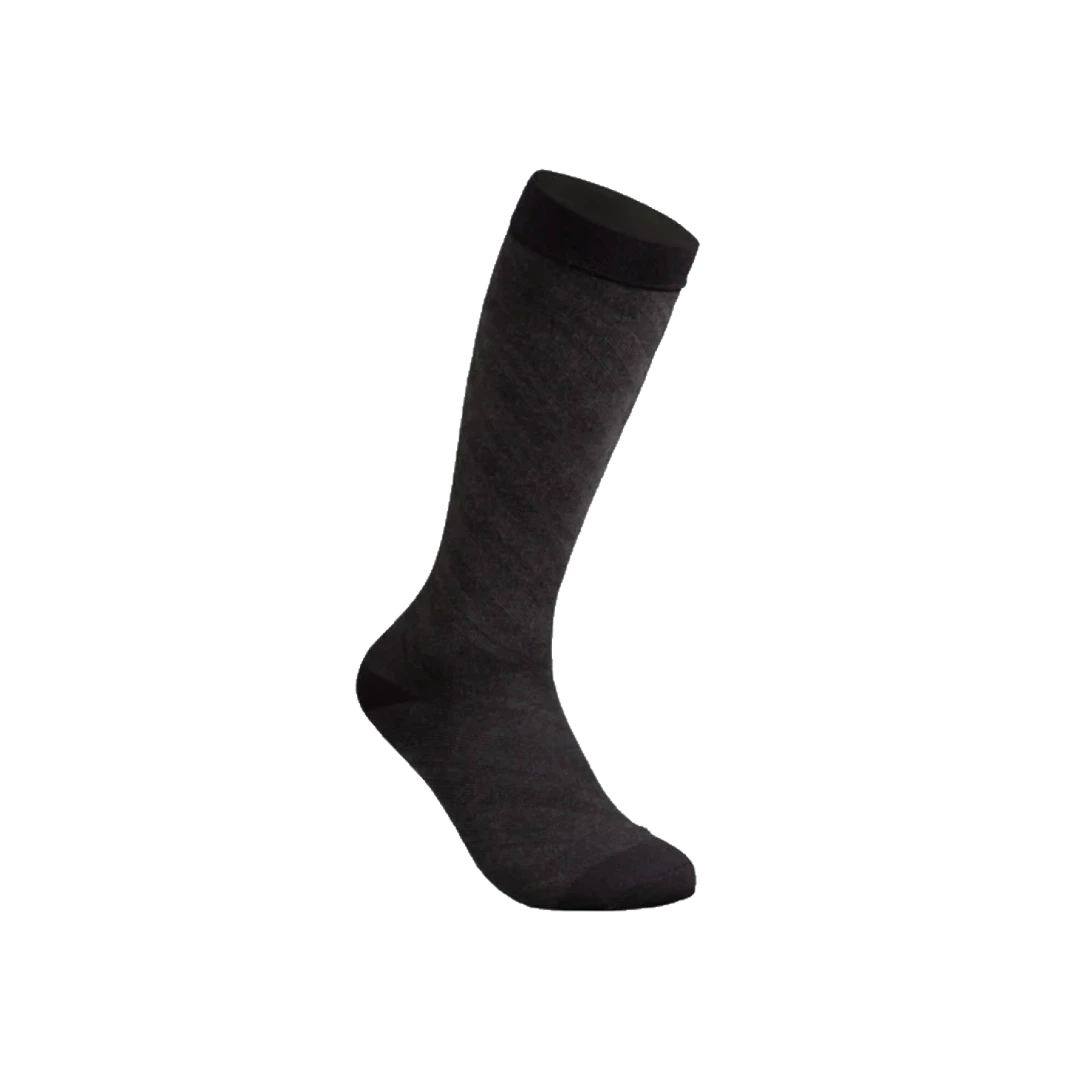 Travel Socks Knee High – Polvimittaiset hoitavat lentosukat